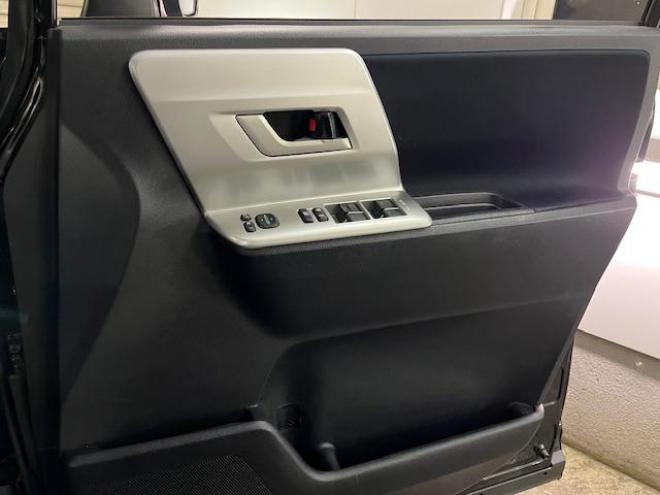 ヴォクシーＺＳ　本州仕入　ワンオーナー　禁煙車　ＷＡＫＯＳバリアスコーティング済　社外１６インチＡＷ　社外１５ＡＷ＋スタッドレスタイヤ付　パワースライドドア　純正ナビ　バックカメラ　ＰＵＳＨスタート　スマートキー　パドルシフト　ＨＩＤヘッドライト　ＡＣ１００Ｖ電源　タイミングチェーン　ＥＴＣ 4WD 2000 5Dr