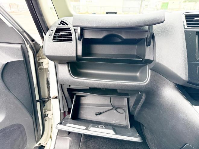 セレナ2.0Hスター Vエアロセレクション 4WD　ローンが不安な方＜優遇ローン＞　本州仕入　寒冷地仕様　エアロ　社外SDナビ　フルセグTV　両側パワースライド 4WD 2000 5Dr