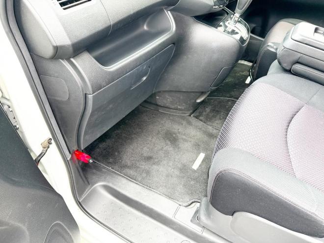 セレナ2.0Hスター Vエアロセレクション 4WD　ローンが不安な方＜優遇ローン＞　本州仕入　寒冷地仕様　エアロ　社外SDナビ　フルセグTV　両側パワースライド 4WD 2000 5Dr