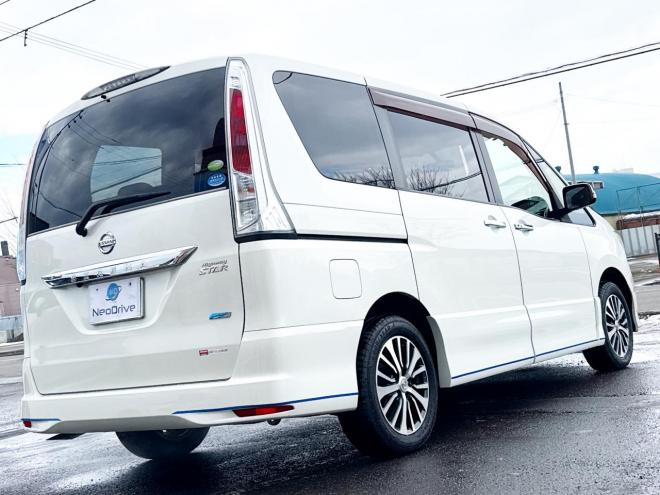 セレナ2.0Hスター Vエアロセレクション 4WD　ローンが不安な方＜優遇ローン＞　本州仕入　寒冷地仕様　エアロ　社外SDナビ　フルセグTV　両側パワースライド 4WD 2000 5Dr