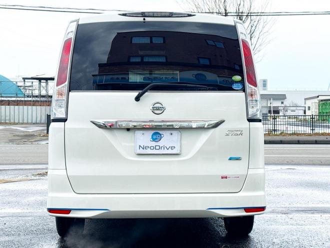 セレナ2.0Hスター Vエアロセレクション 4WD　ローンが不安な方＜優遇ローン＞　本州仕入　寒冷地仕様　エアロ　社外SDナビ　フルセグTV　両側パワースライド 4WD 2000 5Dr