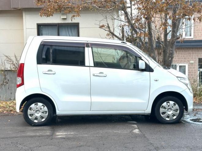 ワゴンR4WD 5速マニュアル　6万キロ　ABS  夏冬タイヤ 4WD 660 5Dr