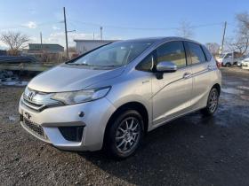 フィットハイブリッド　1.5Fパッケージ 4WD 1500 5Dr