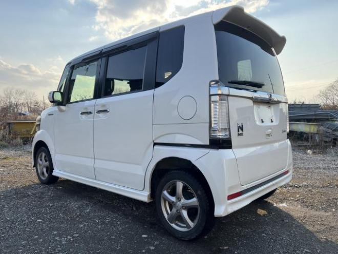 N-BOXカスタムGLパッケージ 4WD 660 5Dr