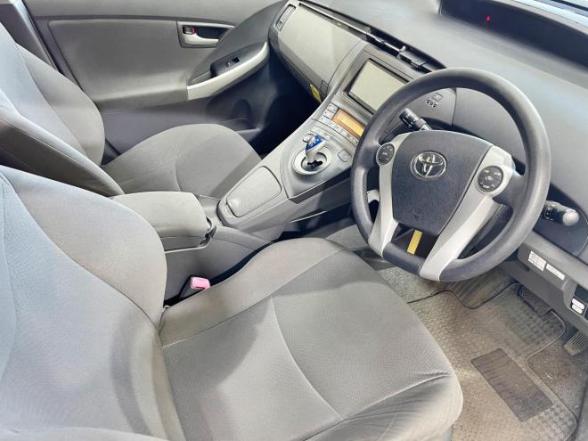 プリウス1.8S 5年保証 スマキー ナビ 寒冷地仕様 禁煙 車検整備2年付 修復歴無