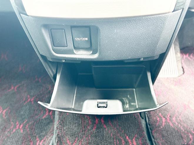 ヴェルファイア2.4Zゴールデンアイズ 4WD ローンが不安な方＜優遇ローン＞後期型　アルパイン8型ナビ　後席モニター　フルセグTV　両側パワースライド　電動リアゲート　HID　スマートキー　コーナーセンサー　　ハーフレザー 4WD 2400 5Dr