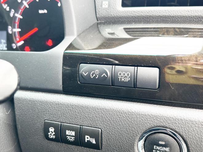 ヴェルファイア2.4Zゴールデンアイズ 4WD ローンが不安な方＜優遇ローン＞後期型　アルパイン8型ナビ　後席モニター　フルセグTV　両側パワースライド　電動リアゲート　HID　スマートキー　コーナーセンサー　　ハーフレザー 4WD 2400 5Dr