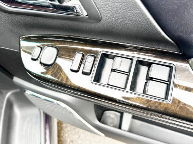 ヴェルファイア2.4Zゴールデンアイズ 4WD ローンが不安な方＜優遇ローン＞後期型　アルパイン8型ナビ　後席モニター　フルセグTV　両側パワースライド　電動リアゲート　HID　スマートキー　コーナーセンサー　　ハーフレザー 4WD 2400 5Dr