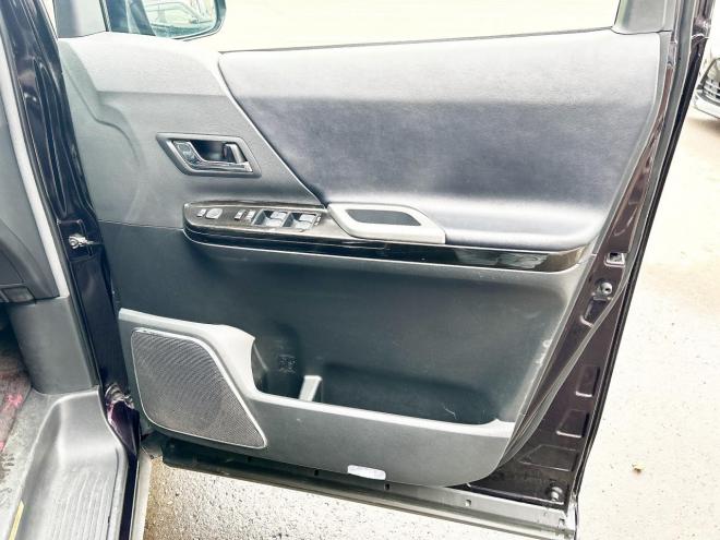 ヴェルファイア2.4Zゴールデンアイズ 4WD ローンが不安な方＜優遇ローン＞後期型　アルパイン8型ナビ　後席モニター　フルセグTV　両側パワースライド　電動リアゲート　HID　スマートキー　コーナーセンサー　　ハーフレザー 4WD 2400 5Dr