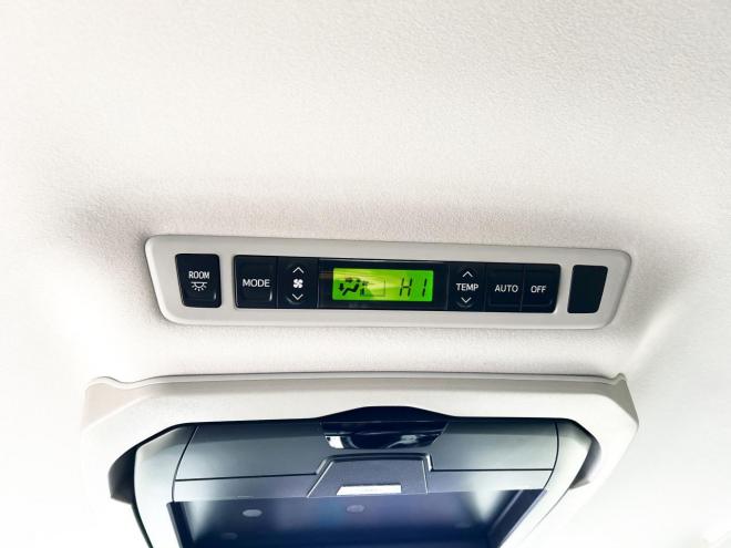 ヴェルファイア2.4Zゴールデンアイズ 4WD ローンが不安な方＜優遇ローン＞後期型　アルパイン8型ナビ　後席モニター　フルセグTV　両側パワースライド　電動リアゲート　HID　スマートキー　コーナーセンサー　　ハーフレザー 4WD 2400 5Dr