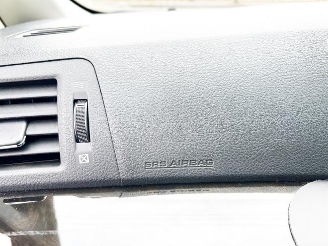 ヴェルファイア2.4Zゴールデンアイズ 4WD ローンが不安な方＜優遇ローン＞後期型　アルパイン8型ナビ　後席モニター　フルセグTV　両側パワースライド　電動リアゲート　HID　スマートキー　コーナーセンサー　　ハーフレザー 4WD 2400 5Dr