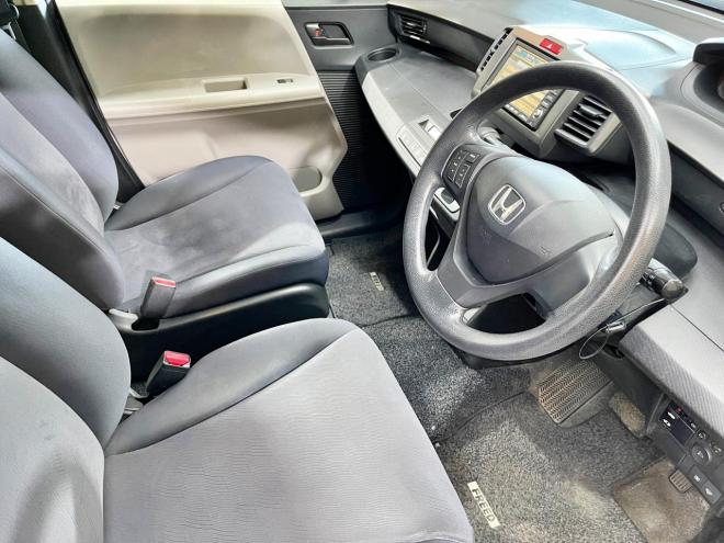 フリード1.5G Lパッケージ 4WD 5年保証 ナビTV Bカメ パワスラ 夏冬タイヤ 寒冷地仕様 禁煙 車検整備2年付