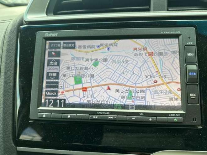 フィット1.5 ハイブリッド F 4WD　純正ナビ　バックカメラ　ETC　パワステ　パワーウィンドウ　ABS　キーレスエントリー 1500