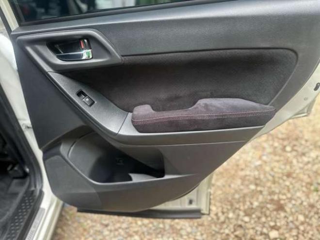 フォレスター2.0 tS 4WD　300台限定車/ターボ/社外ナビ/Bカメラ/電動リアゲート 2000