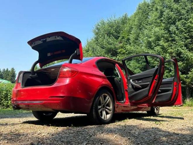 BMW3シリーズ 320i xドライブ 4WD　電動シート/ナビ/Bカメラ/CD/Bluetooth 正規輸入車 2000