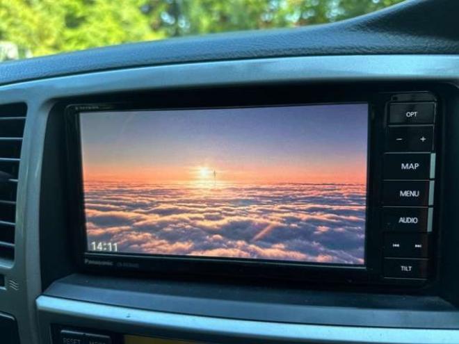 ハイラックスサーフ2.7 SSR-X アメリカンバージョン 4WD　コンビハンドル　社外ナビ　バックカメラ　ETC　社外スターター　社外ヘッドライト　シートカバー　パワーウィンドウ　パワステ　純正アルミ　ABS　キーレス　社外テール　社外グリル 2700