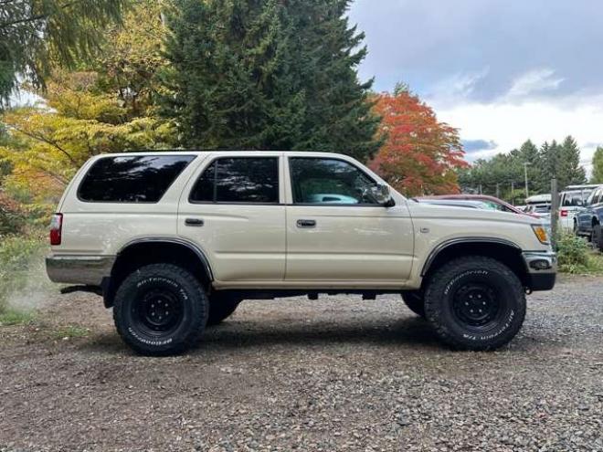 ハイラックスサーフ2.7 SSR-X プレミアムセレクション 4WD　リフトアップ　ETC　バックカメラ　社外ナビ　パワーウィンドウ　パワステ　ABS　全塗装済 2700