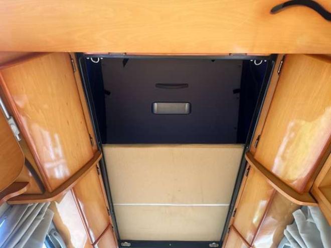 エブリィジョイン ハイルーフ 4WD　ポップアップルーフ　FFヒーター　サブバッテリー　700Wインバータリアヒーター　シンク　給水タンク　テーブル　禁煙車　パワステ　パワーウィンドウ　キーレス 660