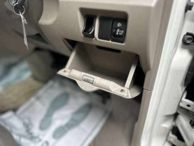 エブリィジョイン ハイルーフ 4WD　ポップアップルーフ　FFヒーター　サブバッテリー　700Wインバータリアヒーター　シンク　給水タンク　テーブル　禁煙車　パワステ　パワーウィンドウ　キーレス 660