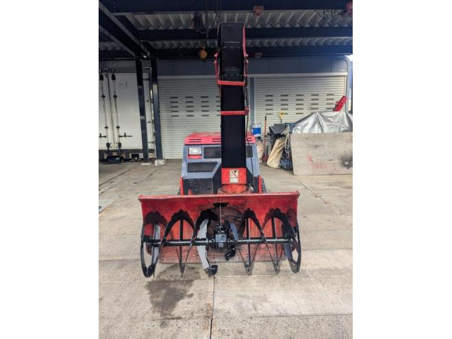 除雪機フジイ　FSR1100B　１５馬力　ガソリン　ローリング付き