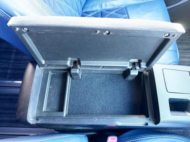 エスティマハイブリッドハイブリッド2.4アエラス 4WD　ローンが不安な方＜優遇ローン＞本州仕入　モデリスタエアロ　クルーズコントロール　ムーンルーフ 4WD 2400 5Dr