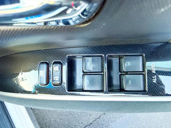 エスティマハイブリッドハイブリッド2.4アエラス 4WD　ローンが不安な方＜優遇ローン＞本州仕入　モデリスタエアロ　クルーズコントロール　ムーンルーフ 4WD 2400 5Dr