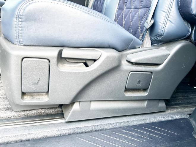 エスティマハイブリッドハイブリッド2.4アエラス 4WD　ローンが不安な方＜優遇ローン＞本州仕入　モデリスタエアロ　クルーズコントロール　ムーンルーフ 4WD 2400 5Dr