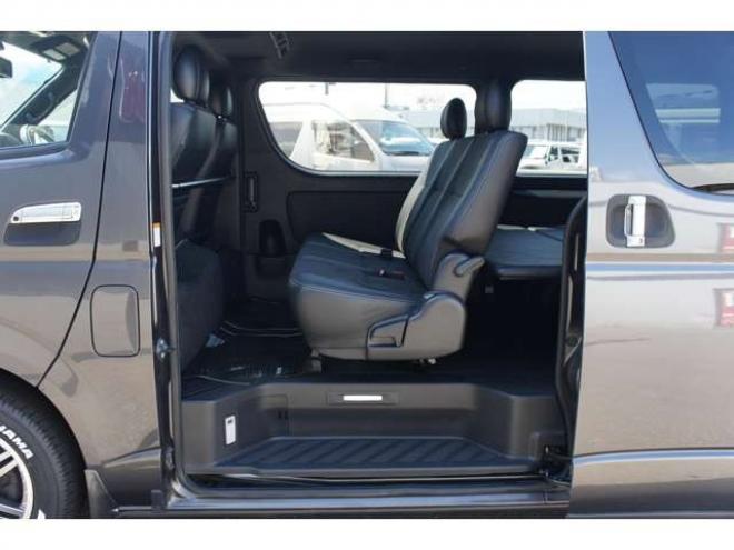 ハイエースバン2.8 スーパーGL ダークプライムII ロングボディ ディーゼルターボ 4WD　415COBRA　クリーンルック3 Fスポイラー&BY2Neoボンネット&ステージ2ルーフスポイラー&バッドラッカー17インチAW&フラットベッドキット　ヨコハマPARADA215/60R17　両側パワースライドドア　デジタルインナー 2800