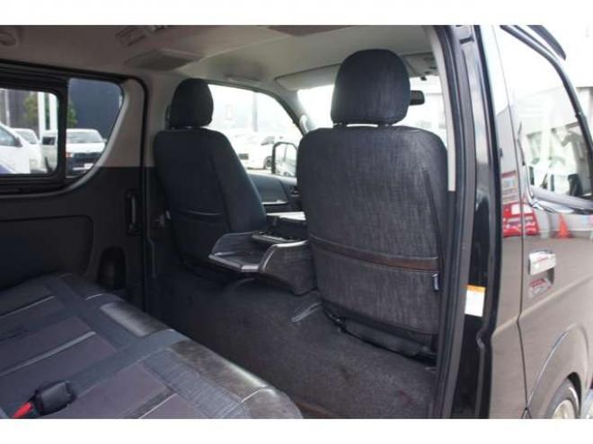 レジアスエース2.8 スーパーGL ダークプライム ロングボディ ディーゼルターボ 4WD　415COBRAコンプリート車両　ファントムヘッドライトシステム&ファントムゴールド18インチホイール&フェイスリフトキット&フルエアロ&フローティングリップ&ローフォルムフェンダー　玄武2インチダウンブロック 2800