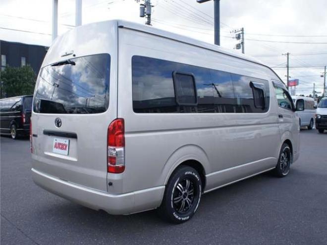 ハイエースバンスーパーロングHR　8人乗りキャンピング4WD　走行充電&外部充電&サブバッテリー　　　&FFヒーター&冷蔵庫&シンク&給排水　アルパインBIG-X&フリップダウン　415COBRAフロントリップ&バッドラッカー17AW　デジタルインナー　全方位カメラ 2700