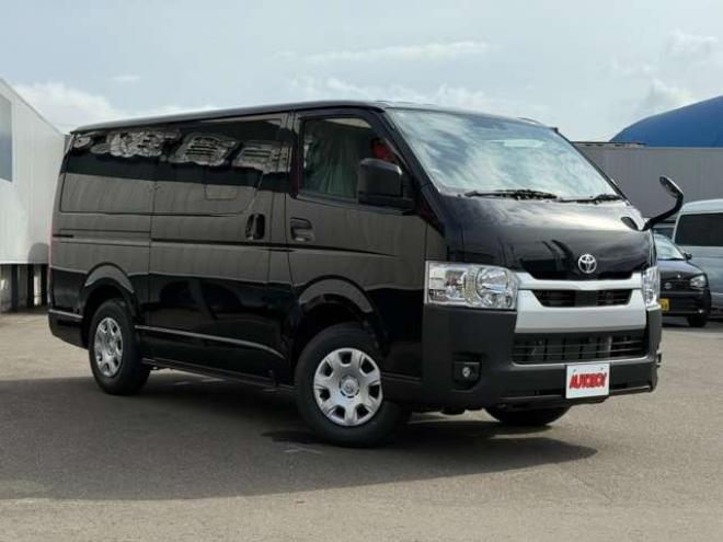 ハイエースバン2.8 DX ロング ディーゼルターボ 4WD　登録未使用車　寒冷地仕様　パノラミックビューモニター　デジタインナーミラー　LEDヘッドランプ　電動格納ミラーヒータ付　リアAC　リアヒーター　スライドドアイージークローザー　バックドアイージークローザー 登録済未使用車 2800