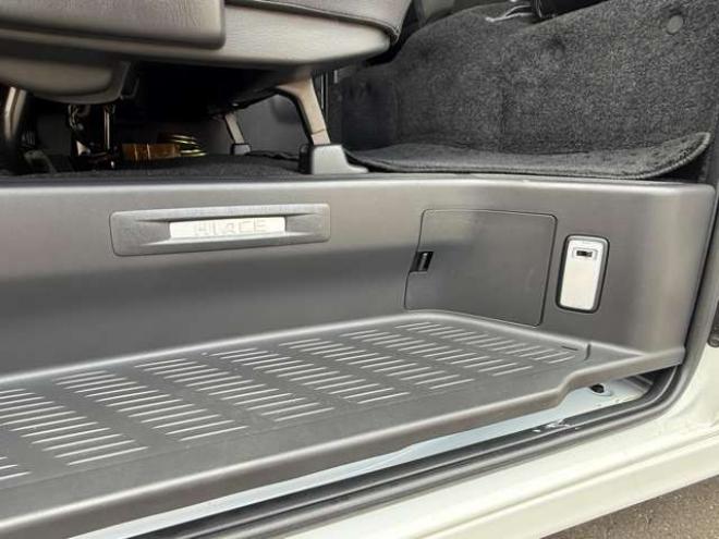 ハイエースバン2.8 スーパーGL ダークプライムII ロングボディ ディーゼルターボ 4WD　ワンオーナー 寒冷地仕様 パノラミックビューモニター デジタルインナーミラー 415COBRA CL-3フロントリップ CL-2サイドステップ　CL-ステップリアバンパー　ステージ2　バッドラッカー18インチアルミ　トーヨーH30 2800