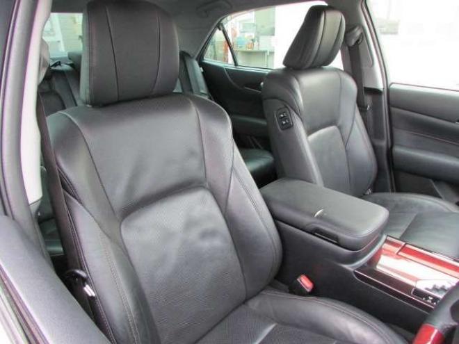 マジェスタ2.5 Four 4WD　プリクラッシュセーフティー/純正ナビ/フルセグTV/バックカメラ/LEDヘッドライト/ビルトインETC/全席シートヒーター/パワーシート/グリップヒーター/レーダークルーズコントロール 2500