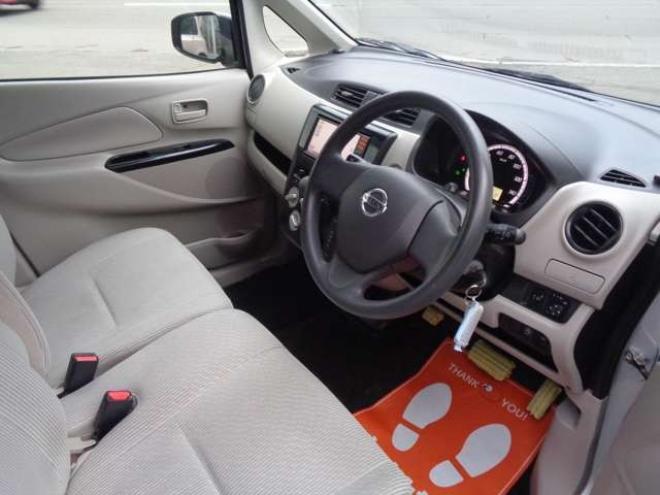 デイズS 4WD　純正ナビ　フルセグ　キーレス 660