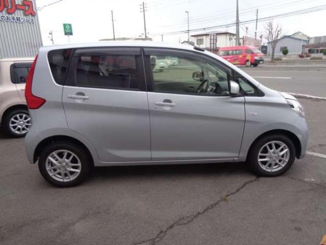 デイズS 4WD　純正ナビ　フルセグ　キーレス 660