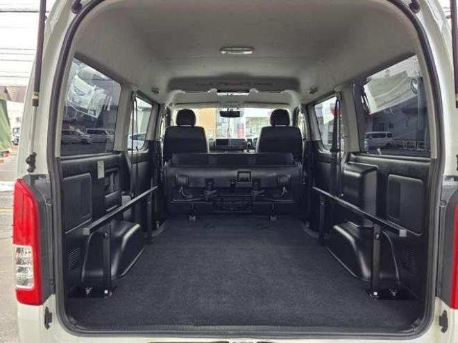 ハイエースバン2.7 スーパーGL ダークプライム ワイド ミドルルーフ ロングボディ 4WD　4WD　寒冷地仕様　両側パワスラ　スマキー　プッシュスタート　リアヒーター&クーラー　アルパインインナーミラー&フリップダウンモニター　社外メモリナビ　フルセグTV　ETC　ベッドキッド　Bカメラ 2700