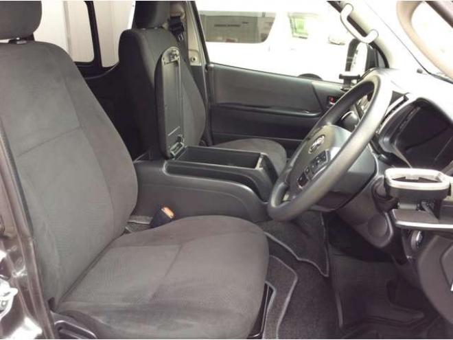 ハイエースバン2.8 スーパーGL ロング ディーゼルターボ 4WD　リアヒーター&クーラー　プッシュスタート　スマキー　ステアリングスイッチ　オートハイビーム　パノラミックビューモニター　純正ナビ　フルセグTV　ドラレコ　ETC　インナーミラー　横滑り防止　フロントフォグ 2800