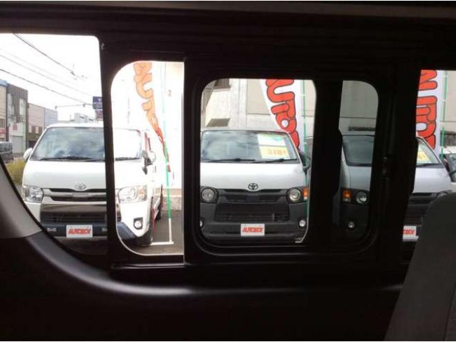 ハイエースバン2.8 スーパーGL ロング ディーゼルターボ 4WD　リアヒーター&クーラー　プッシュスタート　スマキー　ステアリングスイッチ　オートハイビーム　パノラミックビューモニター　純正ナビ　フルセグTV　ドラレコ　ETC　インナーミラー　横滑り防止　フロントフォグ 2800