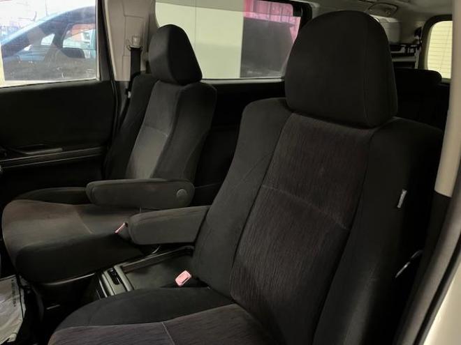 ヴェルファイア２．４Ｚ　本州仕入　後期型　ワンオーナー　寒冷地仕様　禁煙車　両側パワースライドドア　純正１８インチＡＷ　純正１６ＡＷ＋スタッドレスタイヤ　純正ナビ　フルセグ地デジ　ＤＶＤ再生　Ｂｌｕｅｔｏｏｔｈ　バックカメラ 4WD 2400 5Dr