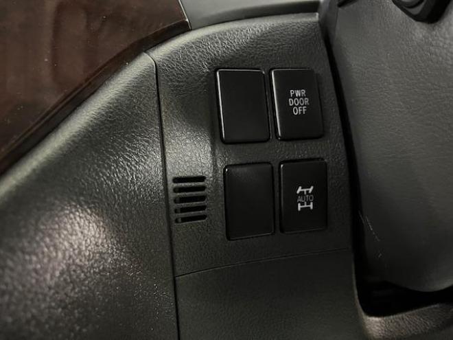 ヴェルファイア２．４Ｚ　本州仕入　後期型　ワンオーナー　寒冷地仕様　禁煙車　両側パワースライドドア　純正１８インチＡＷ　純正１６ＡＷ＋スタッドレスタイヤ　純正ナビ　フルセグ地デジ　ＤＶＤ再生　Ｂｌｕｅｔｏｏｔｈ　バックカメラ 4WD 2400 5Dr