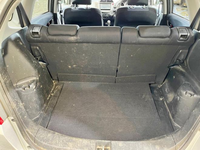 フィット1.3G 4WD 5年保証 ナビTV Bカメ 寒冷地仕様 禁煙 車検整備2年付