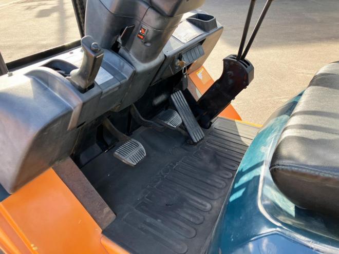 フォークリフトトヨタ　中古　7FGL25　建機
