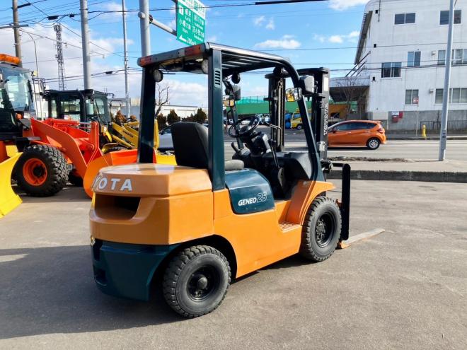 フォークリフトトヨタ　中古　7FGL25　建機