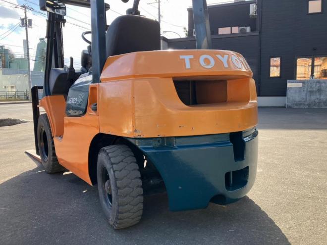 フォークリフトトヨタ　中古　7FGL25　建機