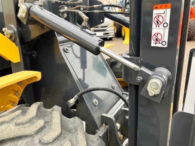 フォークリフトコマツ　中古　ホイールローダーリフト　WA50-8　不整地リフト　建機