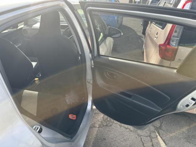 ヴィッツ 4WD 1300 5Dr