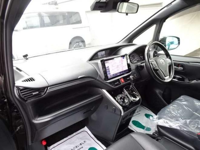 エスクァイア2.0 Gi 4WD　本州車　保証1年/走行距離無制限　4WD　セーフティセンス　両側パワースライドドア　ALPINE製ナビ 地デジ　バックカメラ　サイドカメラ　Bluetooth接続　純正エンジンスターター　シートヒーター　LEDヘッドライト 2000