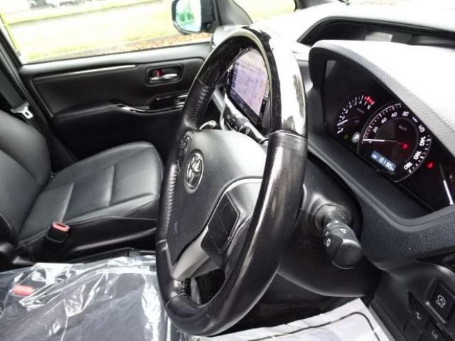 エスクァイア2.0 Gi 4WD　本州車　保証1年/走行距離無制限　4WD　セーフティセンス　両側パワースライドドア　ALPINE製ナビ 地デジ　バックカメラ　サイドカメラ　Bluetooth接続　純正エンジンスターター　シートヒーター　LEDヘッドライト 2000