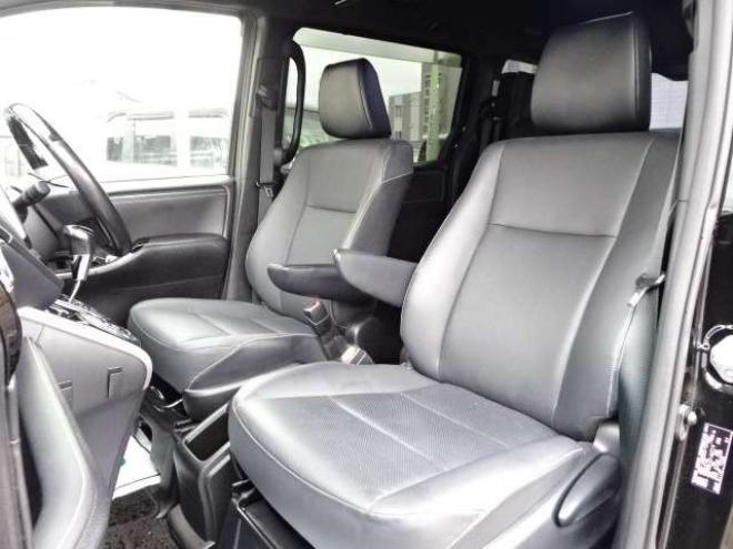 エスクァイア2.0 Gi 4WD　本州車　保証1年/走行距離無制限　4WD　セーフティセンス　両側パワースライドドア　ALPINE製ナビ 地デジ　バックカメラ　サイドカメラ　Bluetooth接続　純正エンジンスターター　シートヒーター　LEDヘッドライト 2000