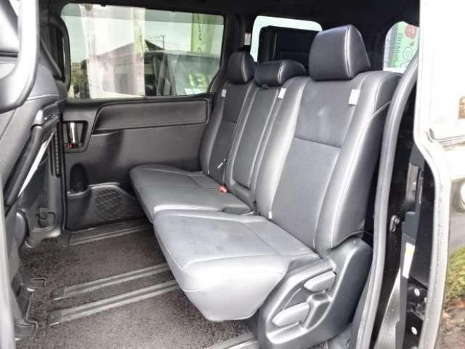 エスクァイア2.0 Gi 4WD　本州車　保証1年/走行距離無制限　4WD　セーフティセンス　両側パワースライドドア　ALPINE製ナビ 地デジ　バックカメラ　サイドカメラ　Bluetooth接続　純正エンジンスターター　シートヒーター　LEDヘッドライト 2000